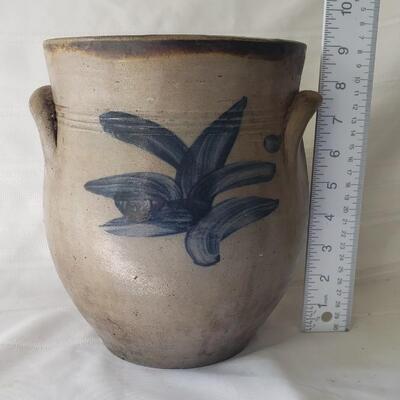 Antique pot stoneware slip glaze design