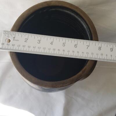 Antique pot stoneware slip glaze design