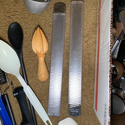 Lot 66: Utensils and Kitchen wares