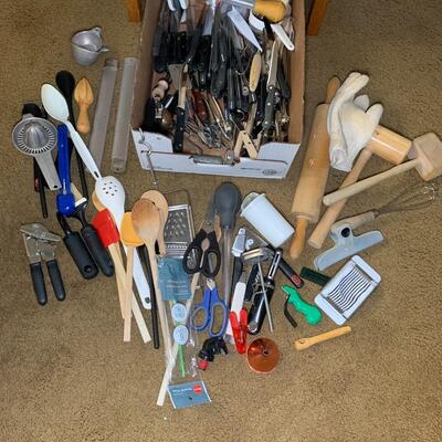 Lot 66: Utensils and Kitchen wares