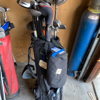 Lot 139: Golf set #1