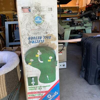 Lot 138:  Golf accessories