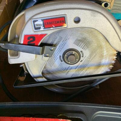 Lot: 128: Craftsman Power tools