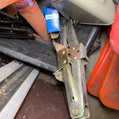 Lot 127:  Automotive accessories and supplies