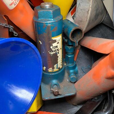 Lot 127:  Automotive accessories and supplies