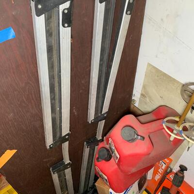 Lot 127:  Automotive accessories and supplies
