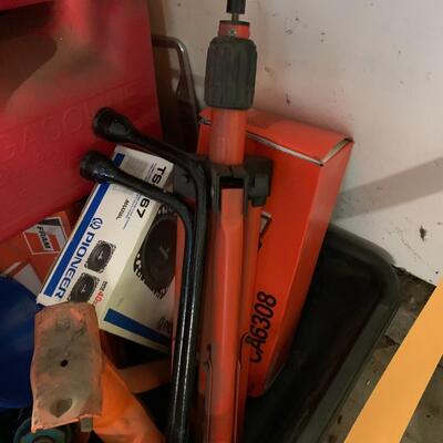 Lot 127:  Automotive accessories and supplies
