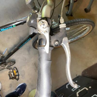 Lot 155: Men's Schwinn Bike