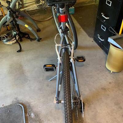 Lot 159: Women's Schwinn Bike