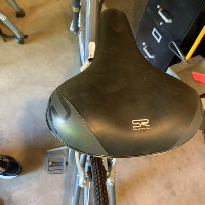 Lot 159: Women's Schwinn Bike