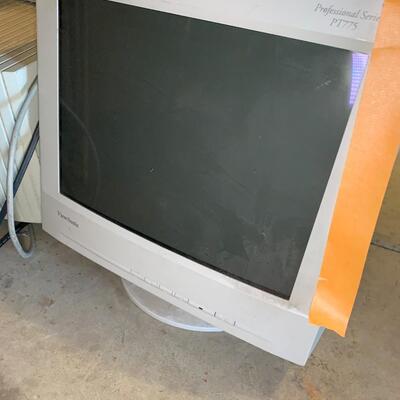 Lot 160: Vintage computers