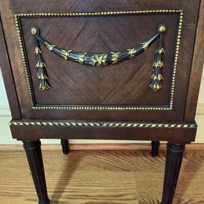 D515 Antique French Style Mahogany Glass Cabinet