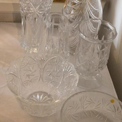 Lot 25 Crystal & Lead Glass Vases & Bowls
