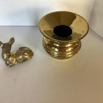 E556 Brass Spittoon and Brass Deer Decor 