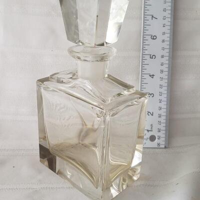6 vintage decanters