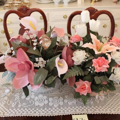 Lot 93 Floral Centerpieces & Candle Sticks