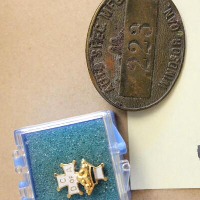 Lot 115 Small Collectibles