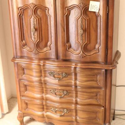 Lot 118 Tall Dresser w/ Cabinet Doors