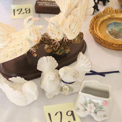 Lot 129 Love Birds DÃ©cor