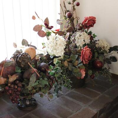 Lot 139 Quality Floral Pieces