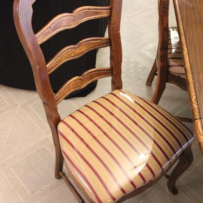 Lot 151 Oak Dining Table w/ 6 Chairs, 2 Leafs