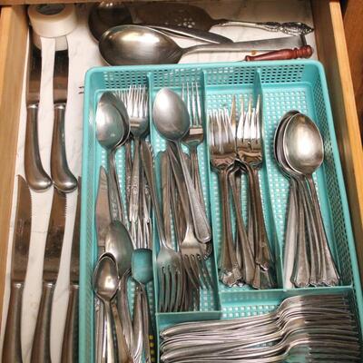 Lot 172 Drawer of Flatware #1