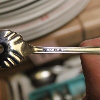 Lot 172 Drawer of Flatware #1