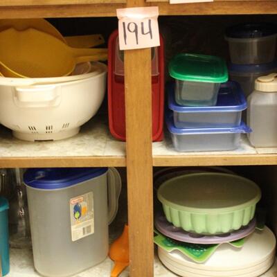 Lot 194 Plastic Kitchenware