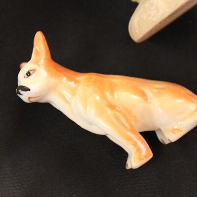 Lot 211 Collectible Animal Figurines 