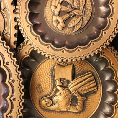 Lot 214 Copper DÃ©cor Plates & More 