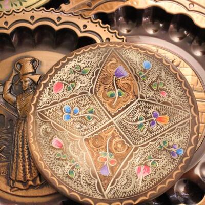 Lot 214 Copper DÃ©cor Plates & More 