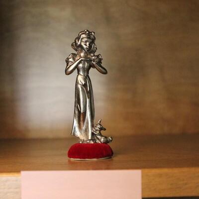 Lot 220 Mini Snow White Peltro Made in Italy Figurine 