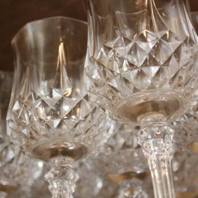 Lot 221 HUGE Lot of Glassware & Pitchers 