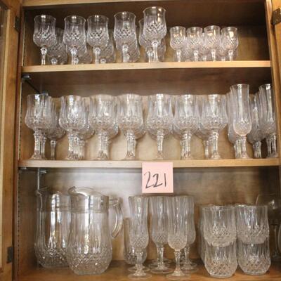 Lot 221 HUGE Lot of Glassware & Pitchers 