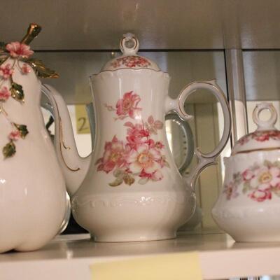 Lot 236 Briar Rose - Germany White Rose - Italy Pieces 