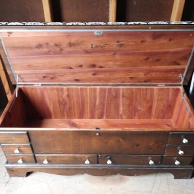 Padded Lane Cedar Chest
