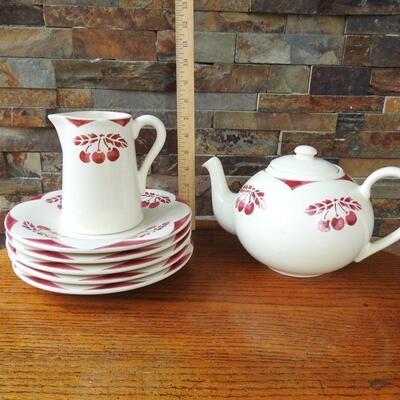 Tea Pot, Creamer, Dessert plates