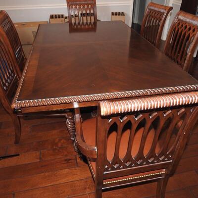 Dining room table & chairs