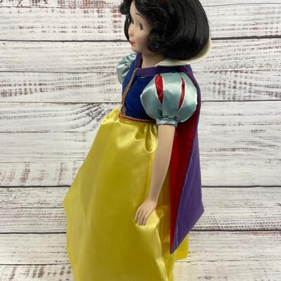 1987 Disney Snow White Golden Anniversary Porcelain Doll Figurine Numbered