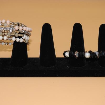 Bracelets 