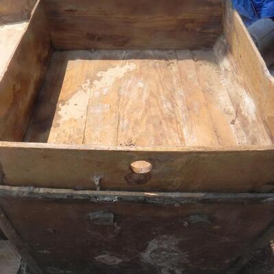   OLD TRUNK