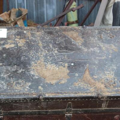   OLD TRUNK