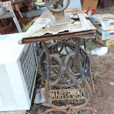  ANTIQUE SEWING MACHINE
