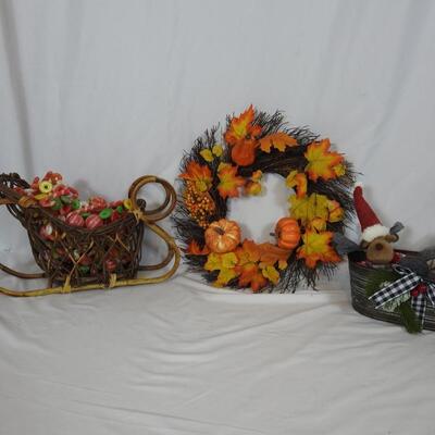 Holiday decor & stockings