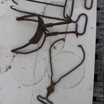   VINTAGE HOOKS
