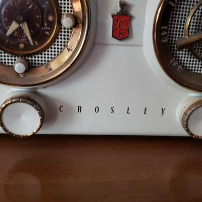 Vintage Crosley radio