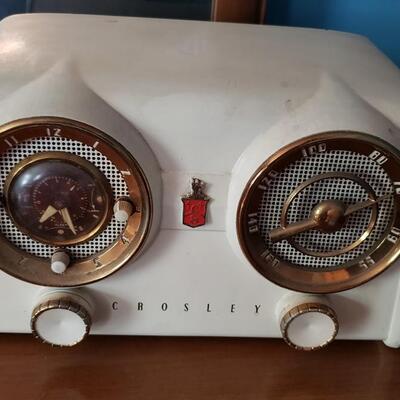 Vintage Crosley radio