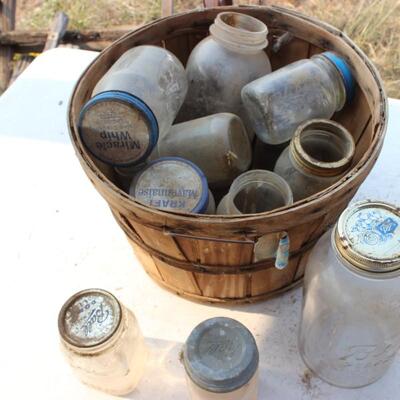   VEGGY BASKETS  AND JARS