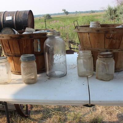   VEGGY BASKETS  AND JARS