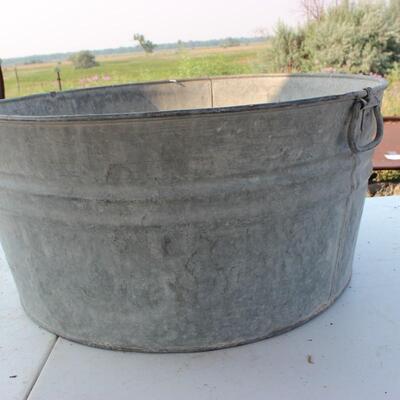  GALVANIZED TUB AND BUCKET